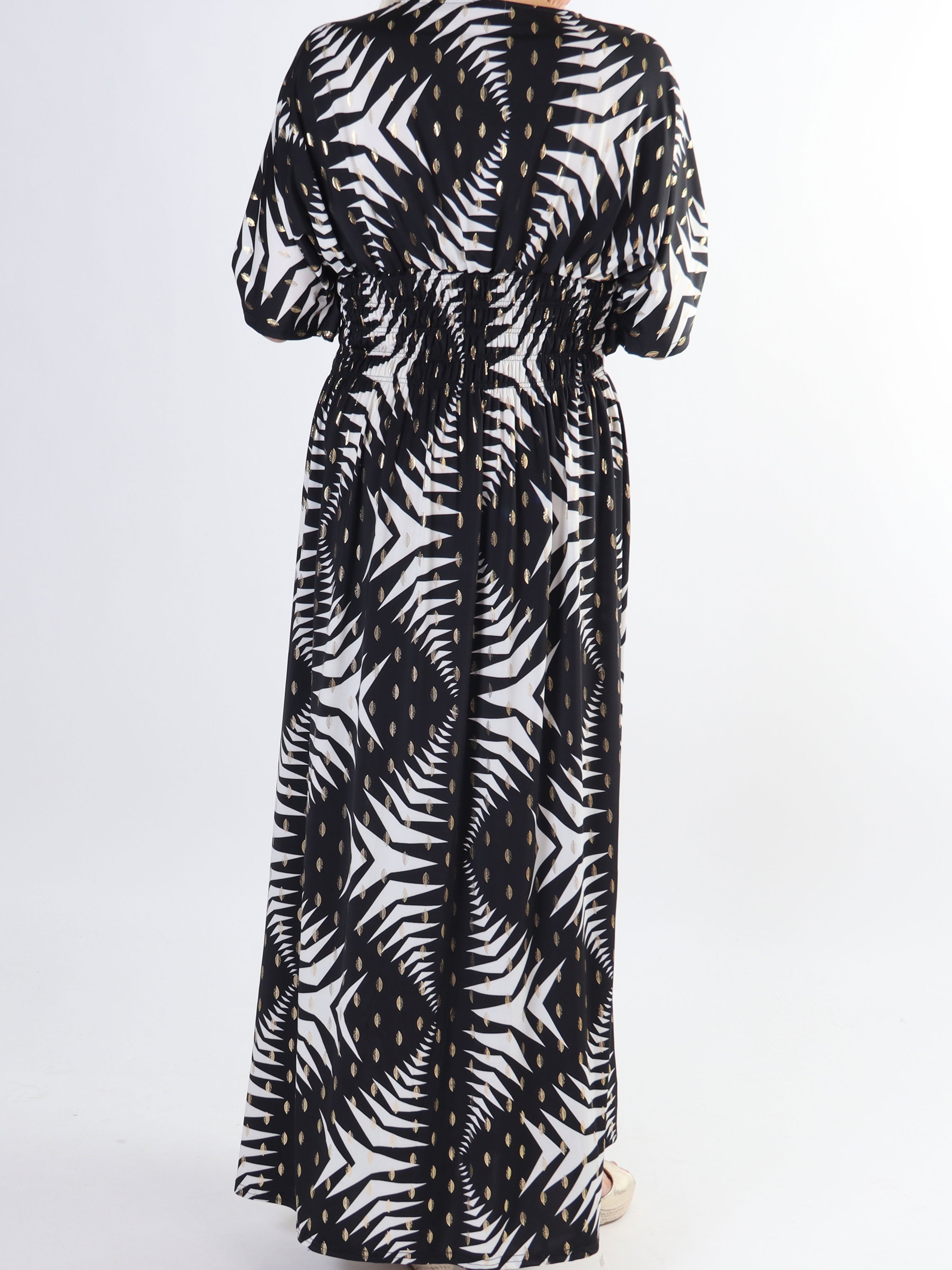 Pams Pattern - Lång stretchig plus size-klänning i skrynkelfritt tyg